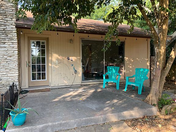 5th image of 2309 Sheri Oak Ln