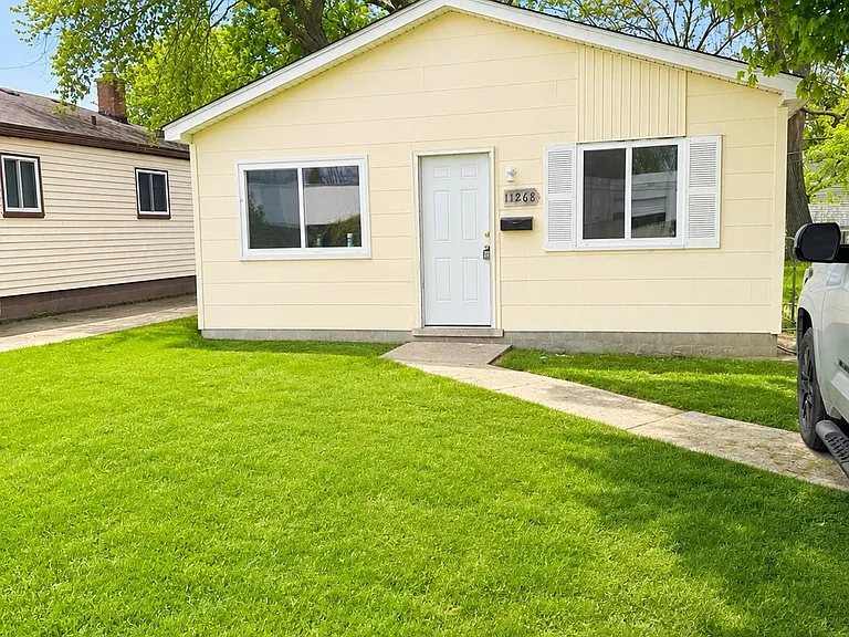 11268 Dodge Ave — Photo 1