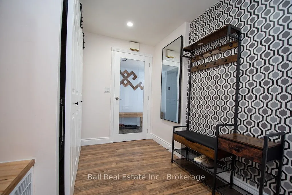 3 bed, $3,200 — Photo 2
