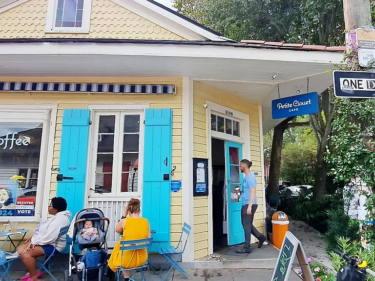 722-24 Louisa — Photo 16