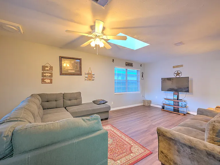 San Jacinto Dr — Photo 15