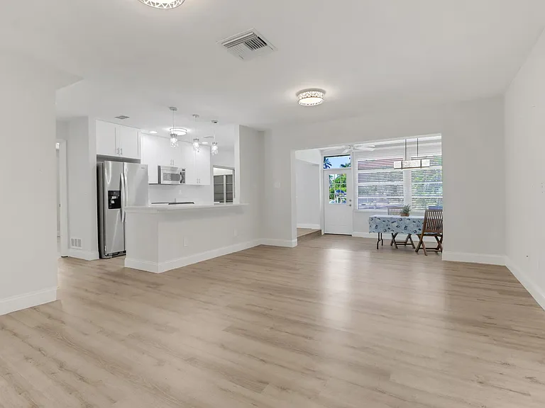 1120 Sandpiper St — Photo 7