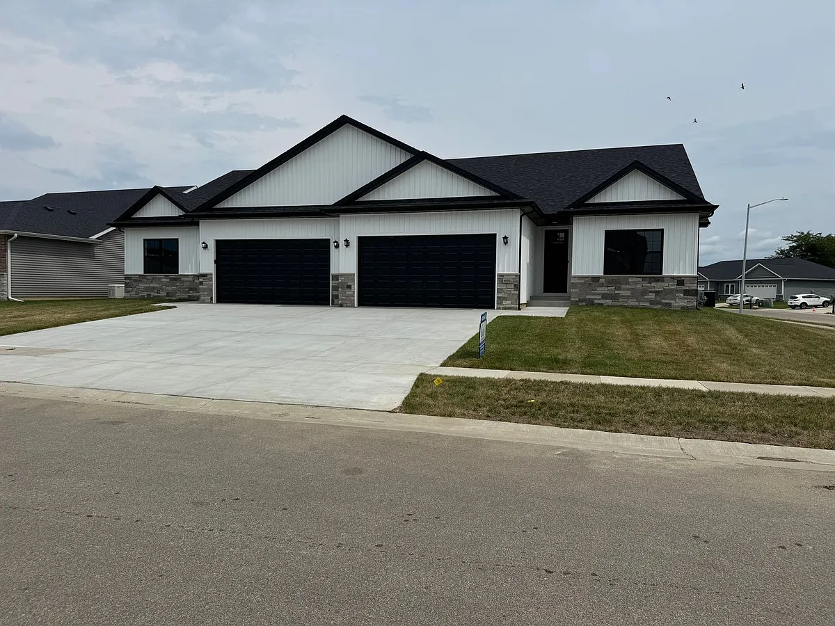 Building Photo - 4600 Lasalle Ct