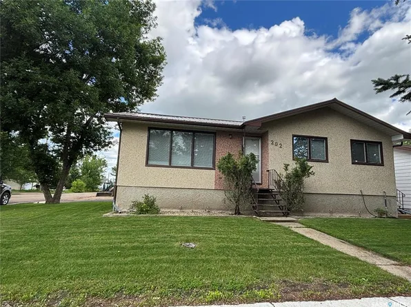 202 Herbert STREET, Maple Creek, SK S0N 1N0
