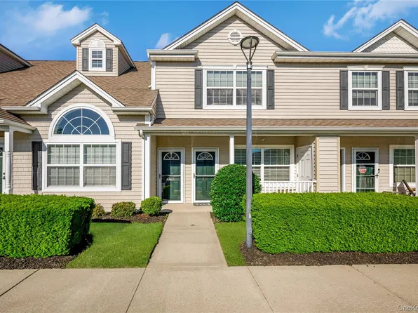 212 Willow Lane, Valley Stream, NY 11580