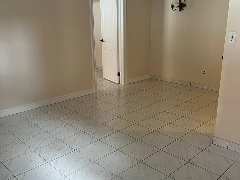 57 Corinthian Blvd — Photo 28