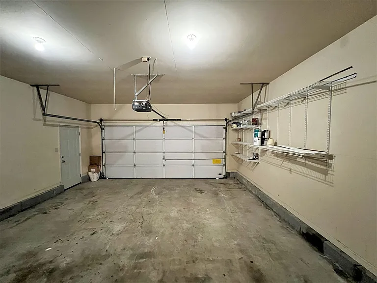 10025 Highgate Cir — Photo 18