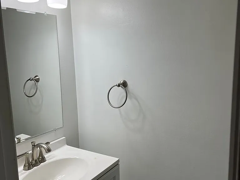 2513 Robinson Pl — Photo 14