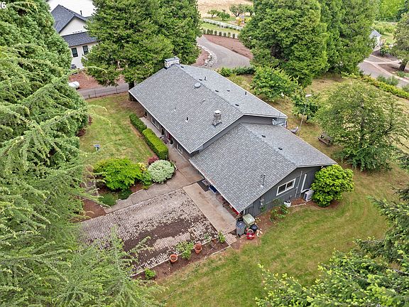 3rd image of 33672 SW Laurel Rd