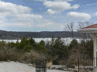 1090 Oakwood Dr, Ridgedale, MO 65739