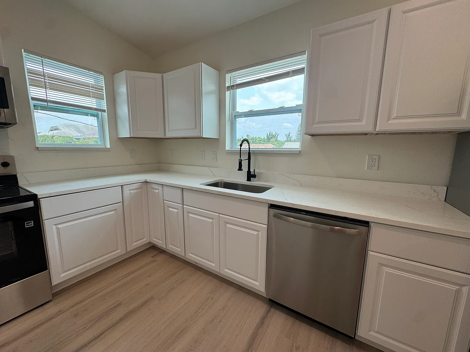 2 bed, 800 sqft, $2,750 — Photo 2