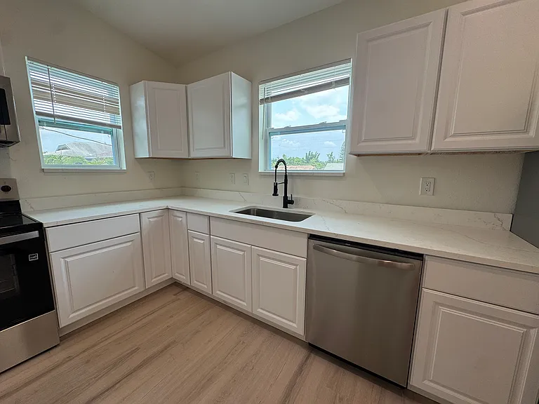 2900 2nd Ave N #116 — Photo 2