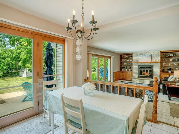 10 Lamplighter Way, Madison, WI 53714