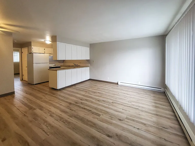 2855 Front 2865 St NE — Photo 45