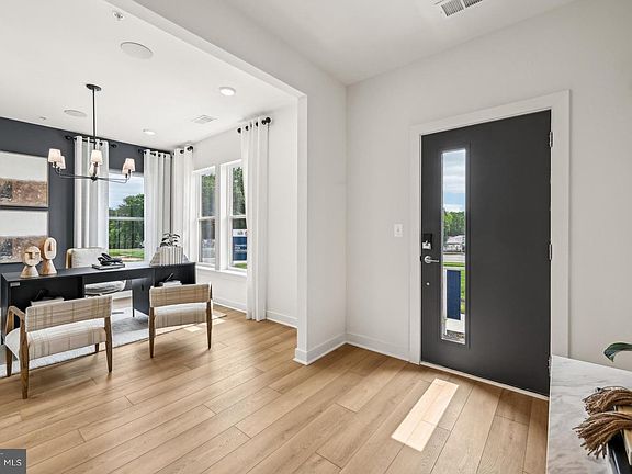 3rd image of 1201 Bear Oak Ln #2