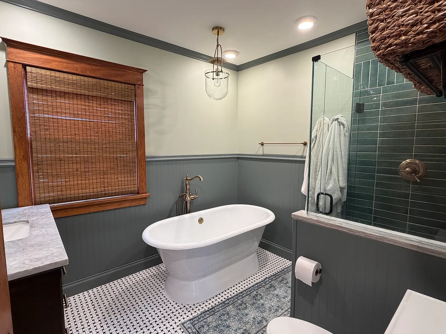4 bed, 1.5 bath, 2237 sqft, $2,600 — Photo 2