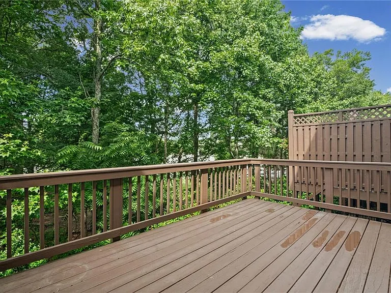 335 Rose Garden Ln — Photo 15