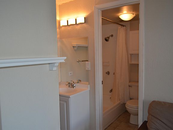 4th image of 2463 Kuhio Ave APT 1208