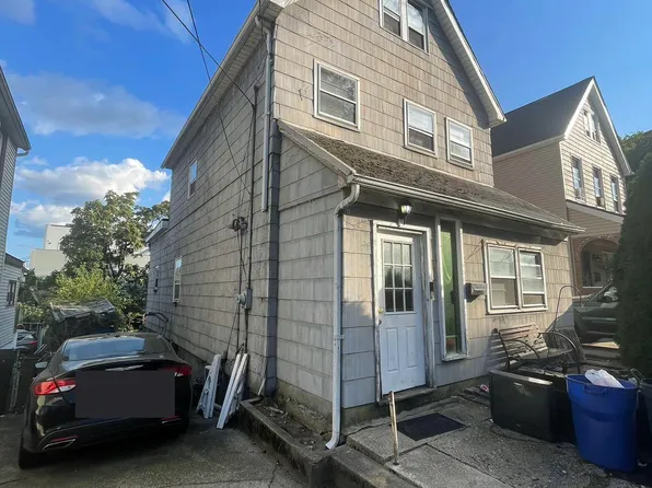 136 Greenfield Ave, Staten Island, NY 10304