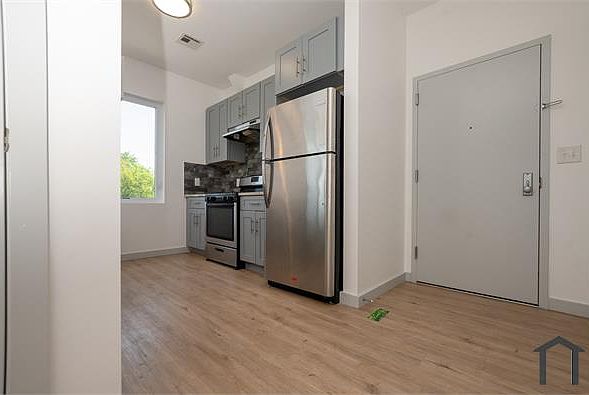 1st image of 195 Lincoln Ave APT 305