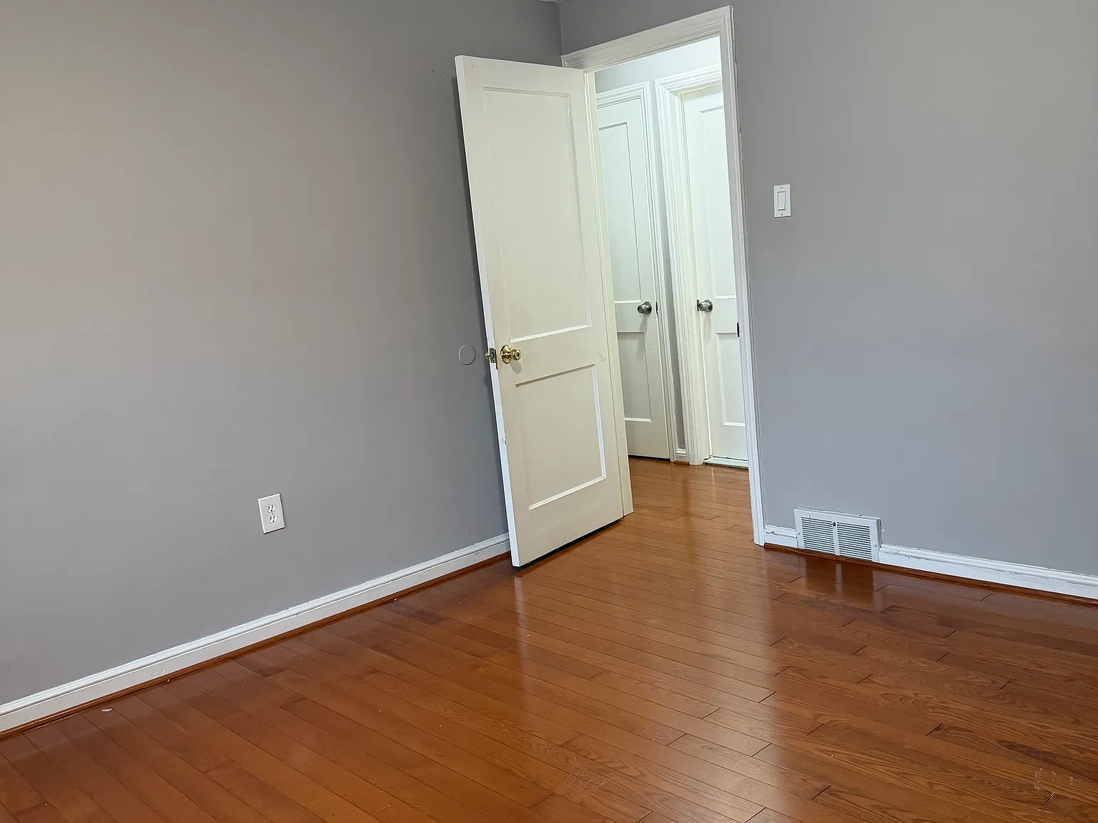 1 bed, 832 sqft, $950 — Photo 2