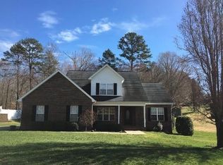 1440 Austin Ln, Hickory, NC 28602