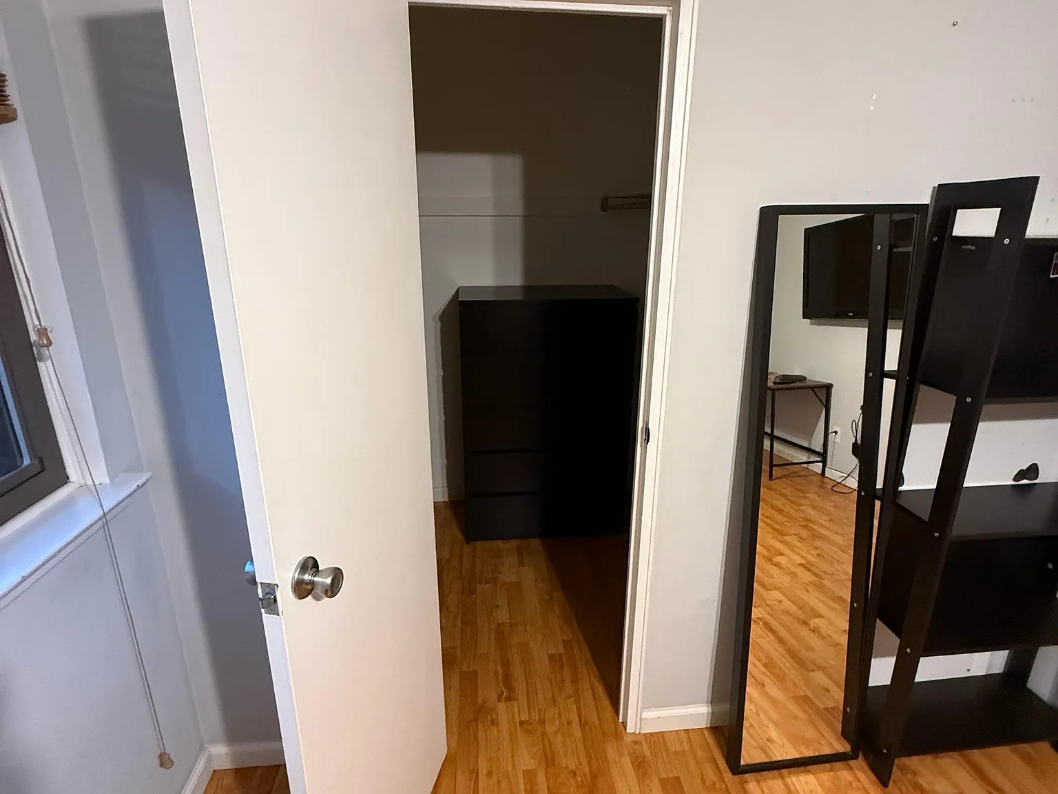 1 bed, 672 sqft, $1,300 — Photo 4