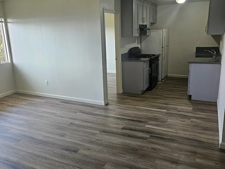 550 Clarinada Ave #0 — Photo 1