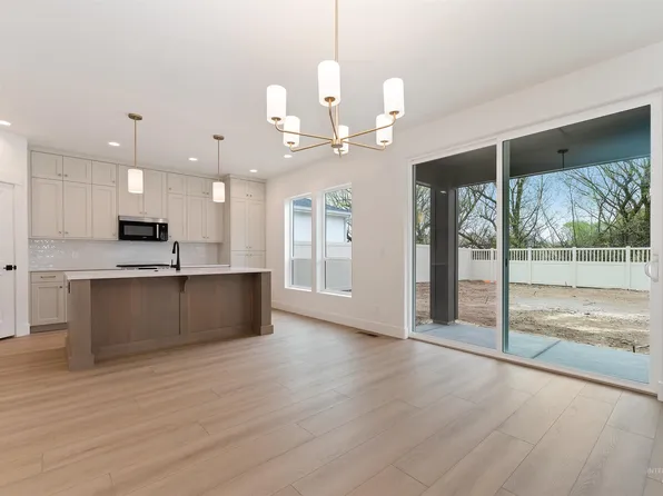 4215 Tropic Way, Caldwell, ID 83607