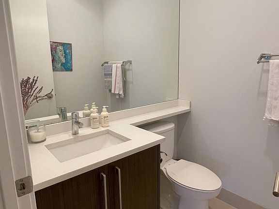 5th image of 1812 N California Ave #1N
