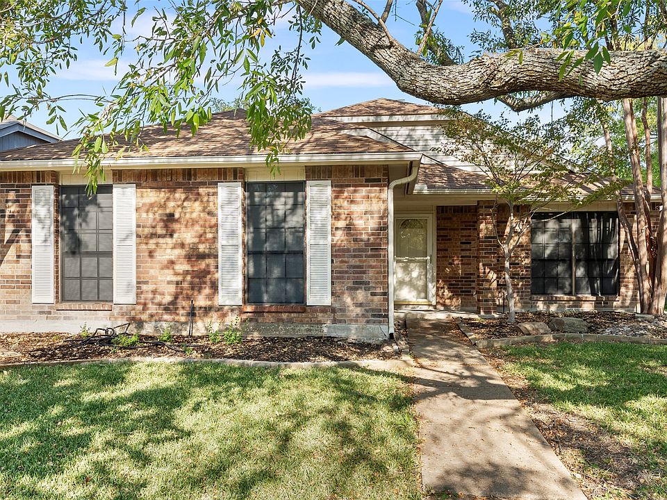 1st image of 2806 Lake Valley Dr