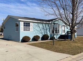 5366 Autumnash Ln, Roscoe, IL 61073