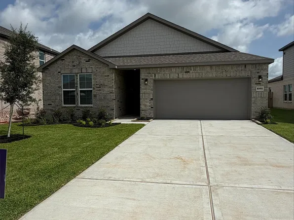 2821 Zircon Dr, Texas City, TX 77591