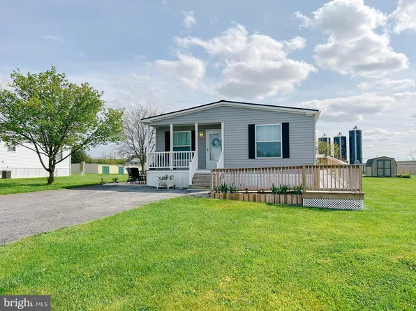 11 Maizefield Dr, Shippensburg, PA 17257