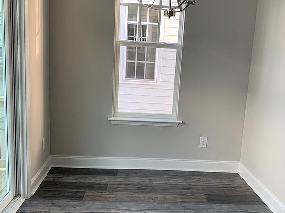 5th image of 1058 Vida Way