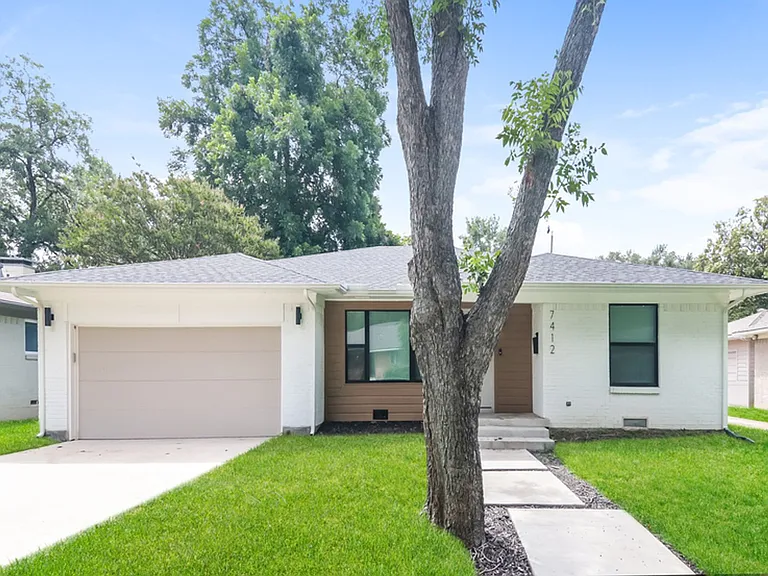 7412 Fenton Dr — Photo 2