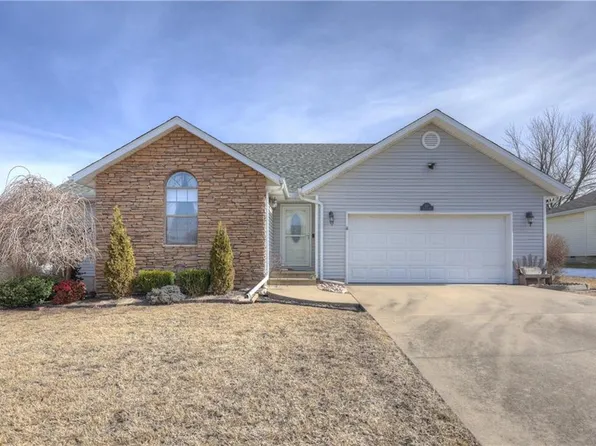 207 Suzanne Ln, Webb City, MO 64870