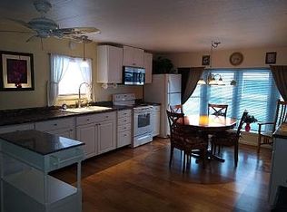 115 Foxglove Ln, Davis Junction, IL 61020