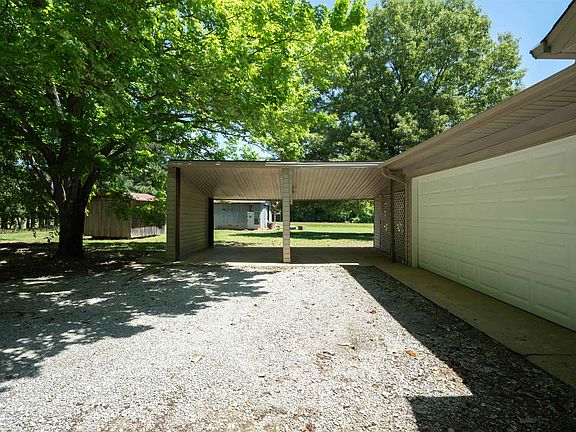 3rd image of 188 Higgins Rd