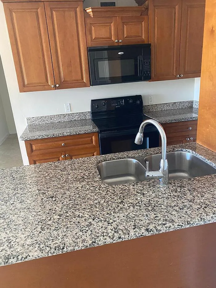 2 bed, 1.0 bath, 800 sqft, $1,950 — Photo 3