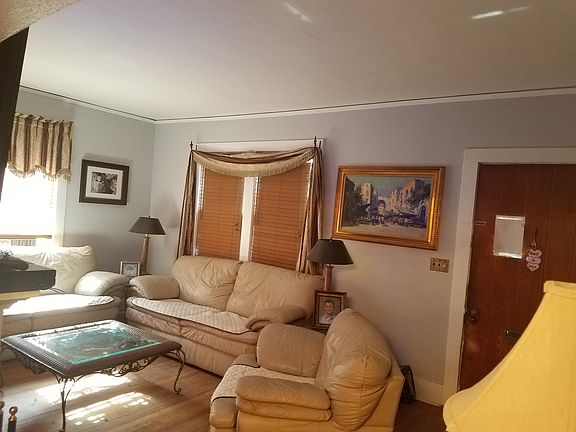 2nd image of 1417 E Gadsden St