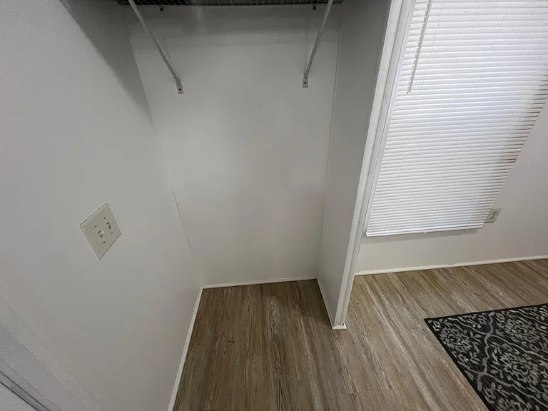 201 Rocky Ave — Photo 15
