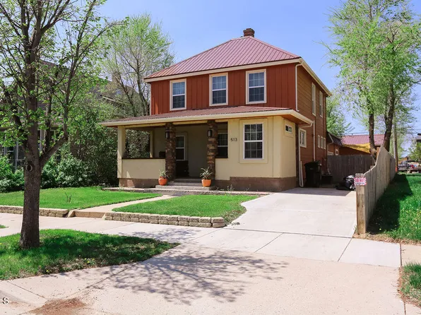 513 2nd Ave E, Williston, ND 58801