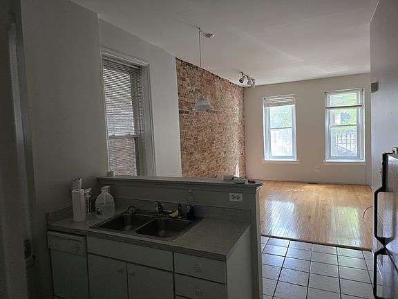 3rd image of 1634 W Pierce Ave APT 1
