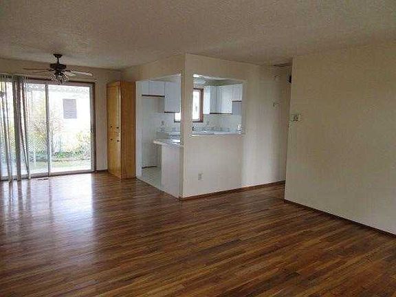 LR & Dining area