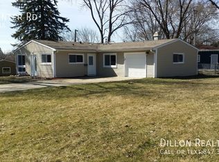 12 Center Rd, Streamwood, IL 60107