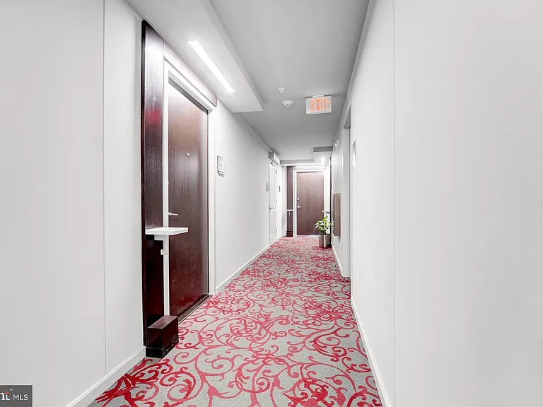 460 New York Ave NW #405 — Photo 3