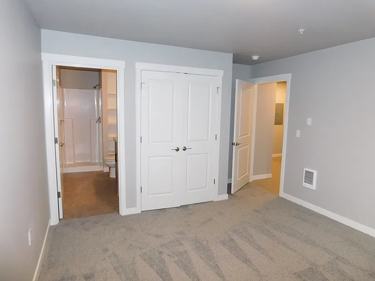 354 S 8th St #13 — Photo 12