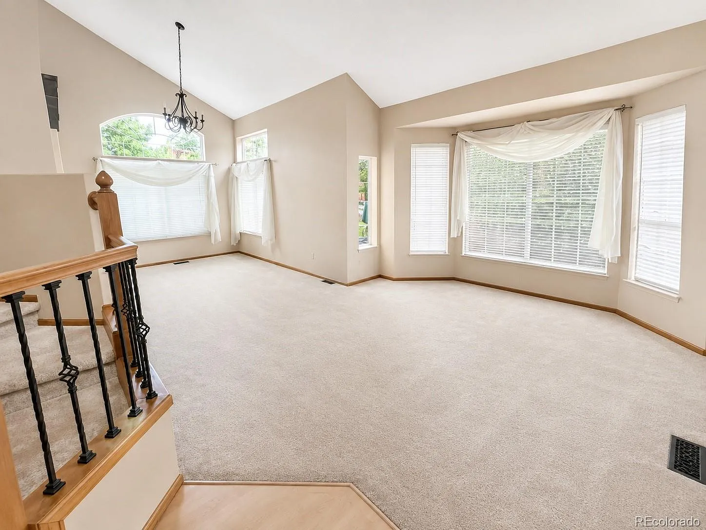 3 bed, 2.5 bath, 3424 sqft, $3,000 — Photo 3