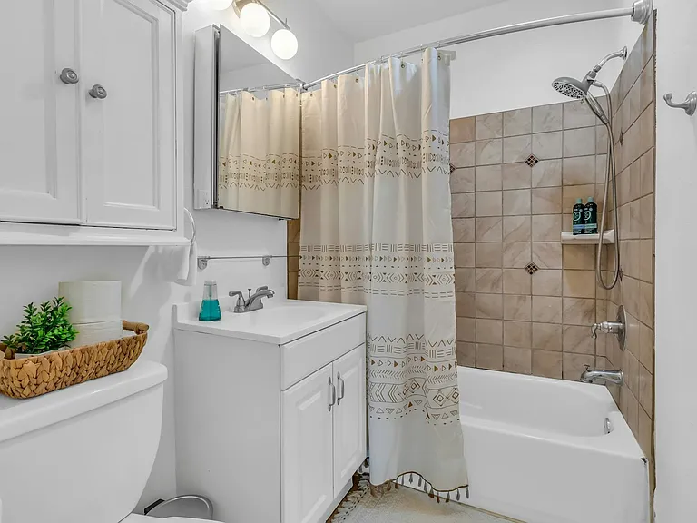 4239 Cherokee Ave — Photo 12